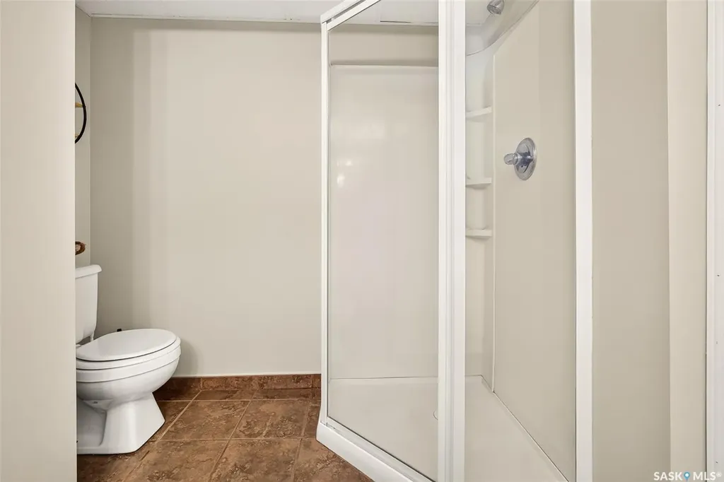 922 James Street Moose Jaw SK S6H 3H6