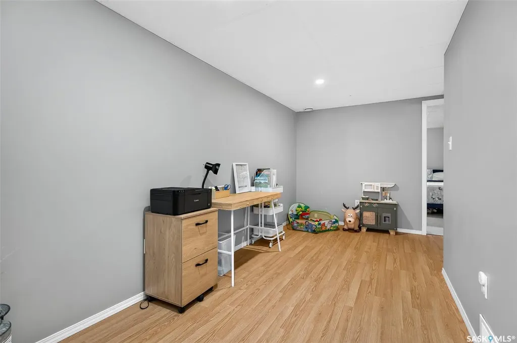922 James Street Moose Jaw SK S6H 3H6