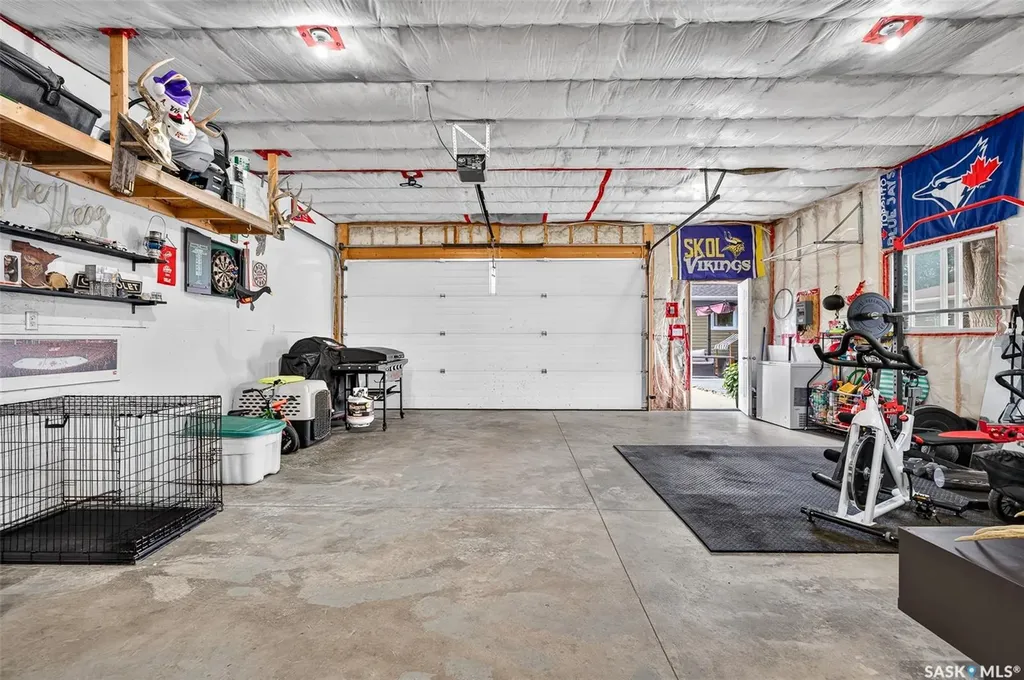 922 James Street Moose Jaw SK S6H 3H6