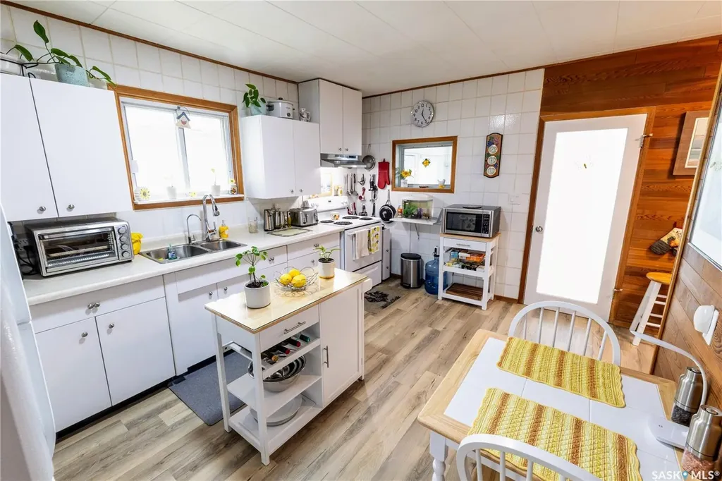 405 Saskatchewan Street Central Butte SK S0H 0T0