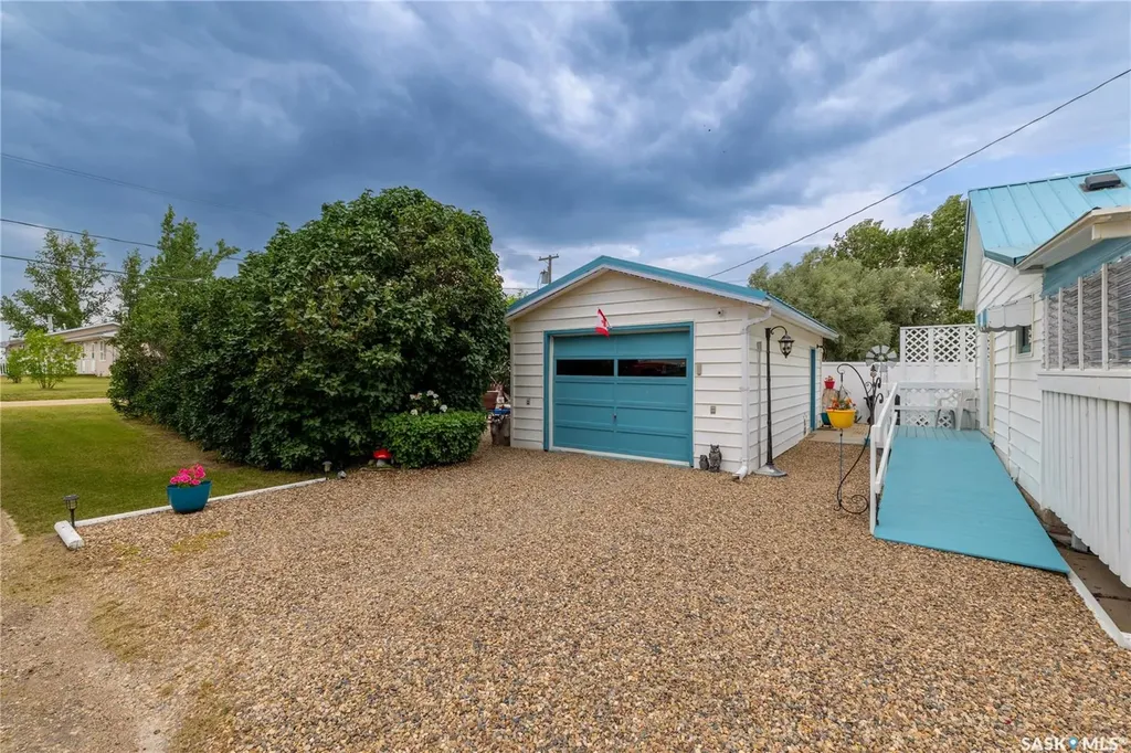 405 Saskatchewan Street Central Butte SK S0H 0T0