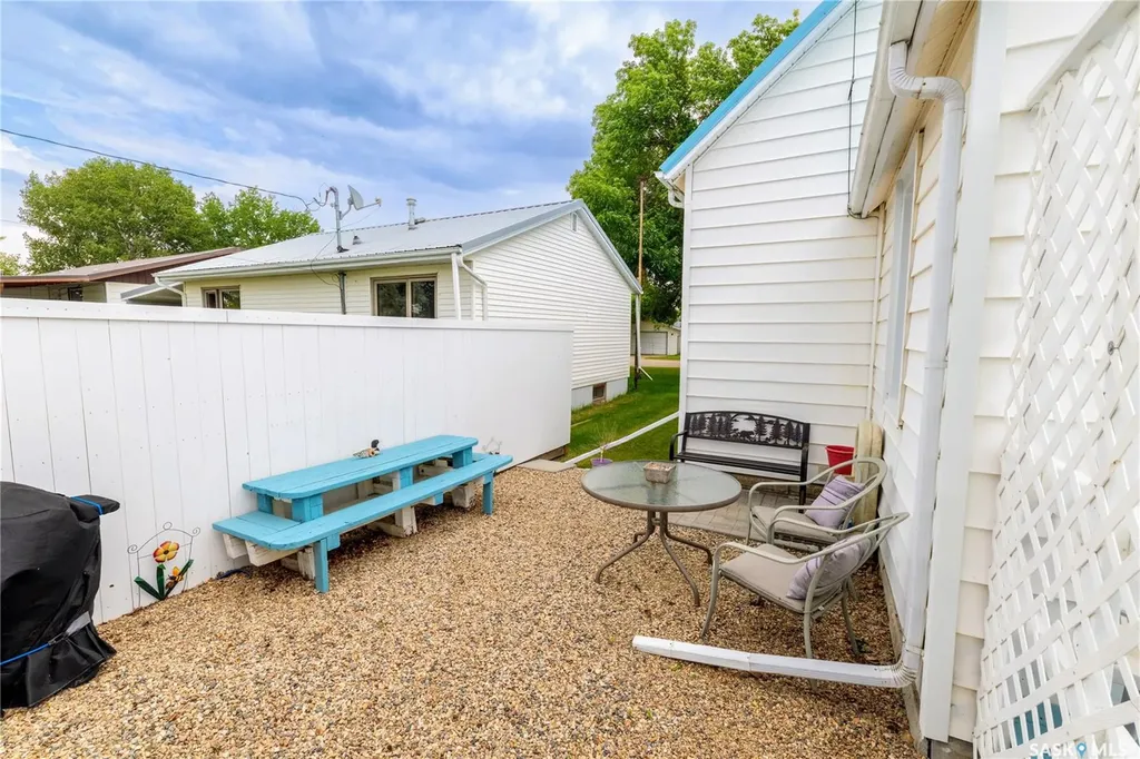 405 Saskatchewan Street Central Butte SK S0H 0T0
