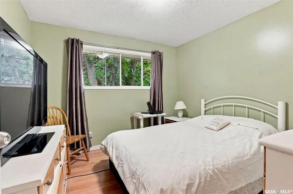 1205 Haida Avenue Saskatoon SK S7M 4N2