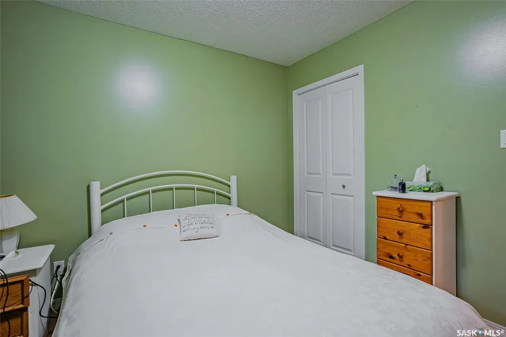 1205 Haida Avenue Saskatoon SK S7M 4N2