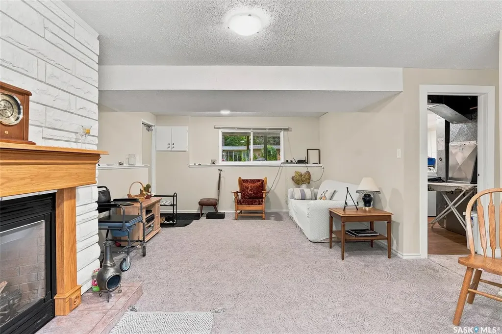 1205 Haida Avenue Saskatoon SK S7M 4N2