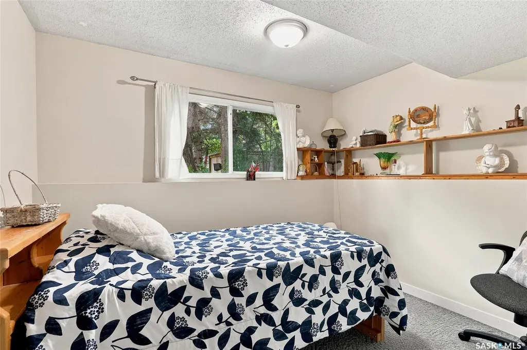 1205 Haida Avenue Saskatoon SK S7M 4N2