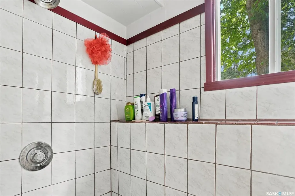 1205 Haida Avenue Saskatoon SK S7M 4N2