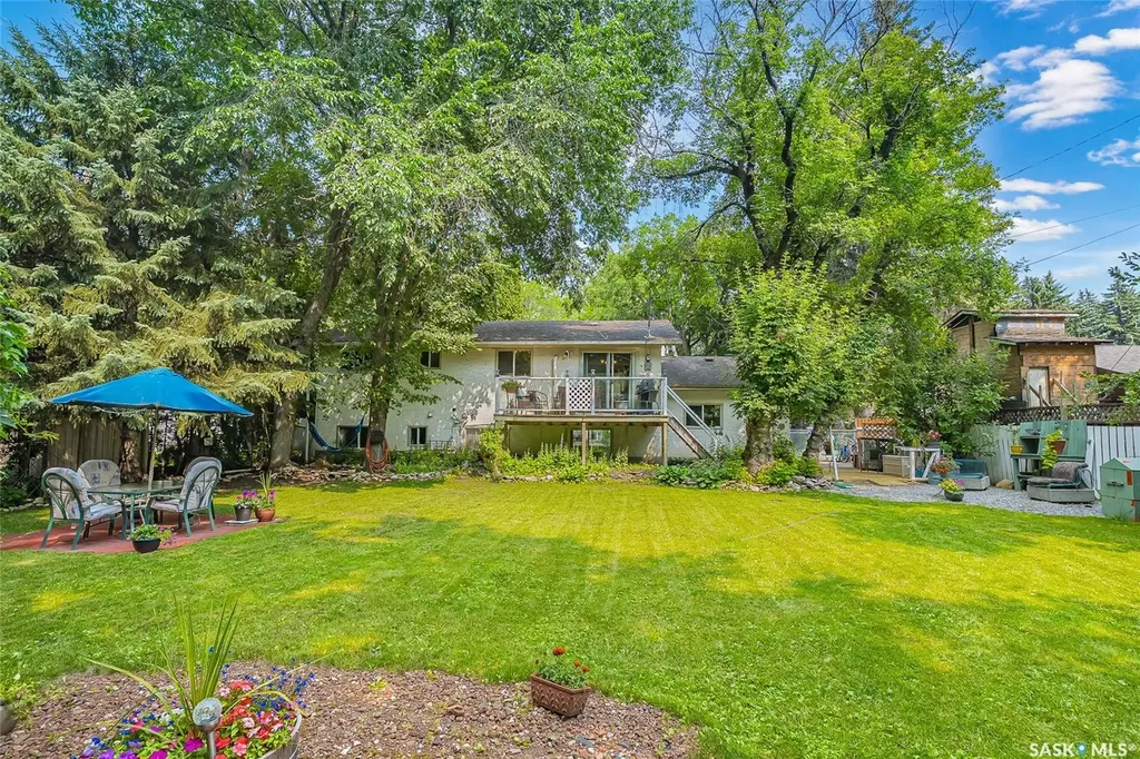 1205 Haida Avenue Saskatoon SK S7M 4N2