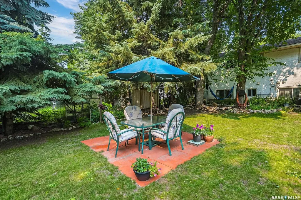 1205 Haida Avenue Saskatoon SK S7M 4N2