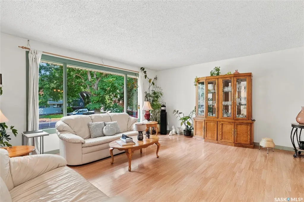 1205 Haida Avenue Saskatoon SK S7M 4N2