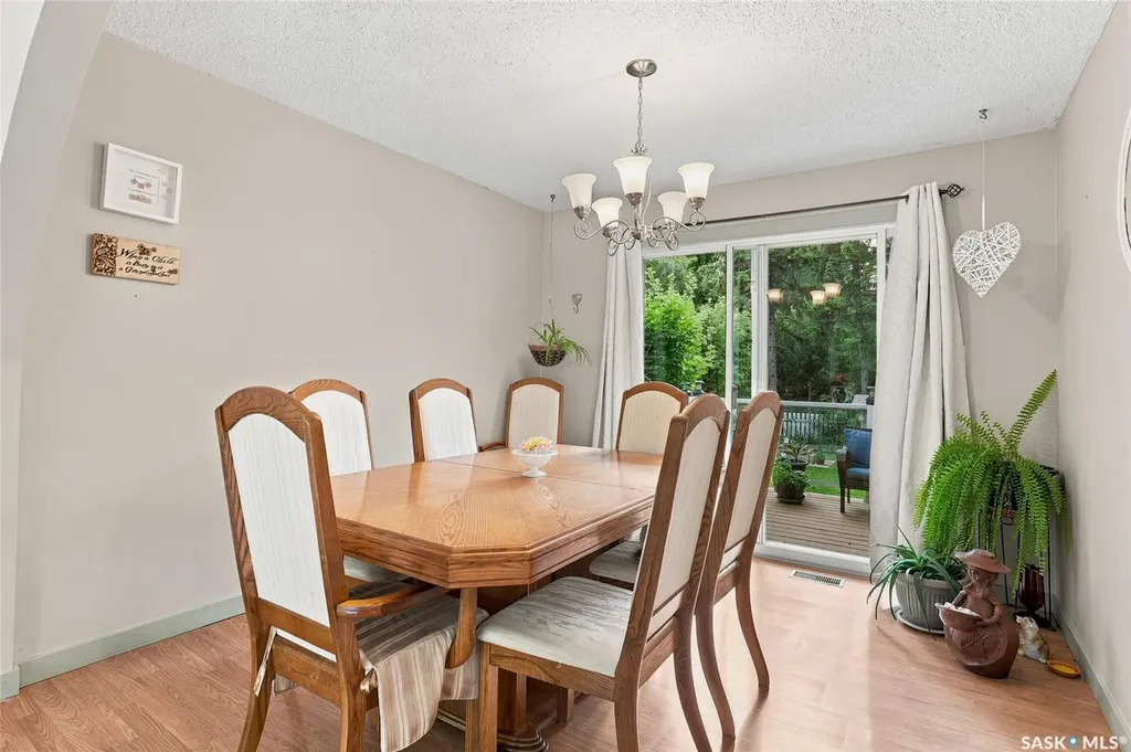 1205 Haida Avenue Saskatoon SK S7M 4N2