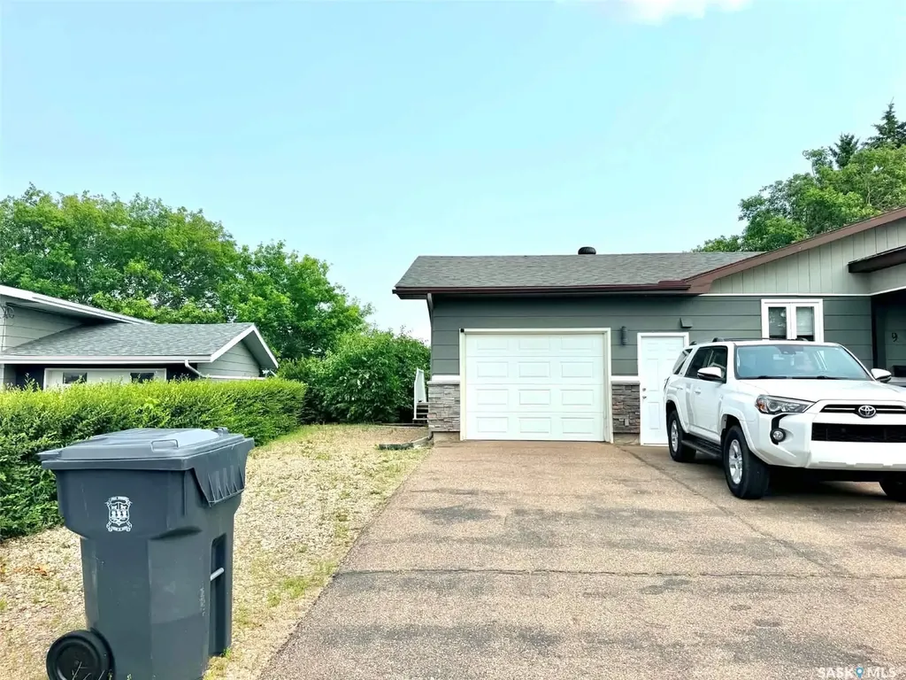 9 1st Street Battleford SK S0M 0E0