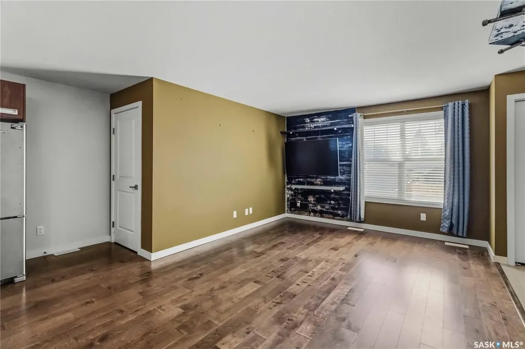 2315 Mcclocklin Road Saskatoon SK S7R 0K8