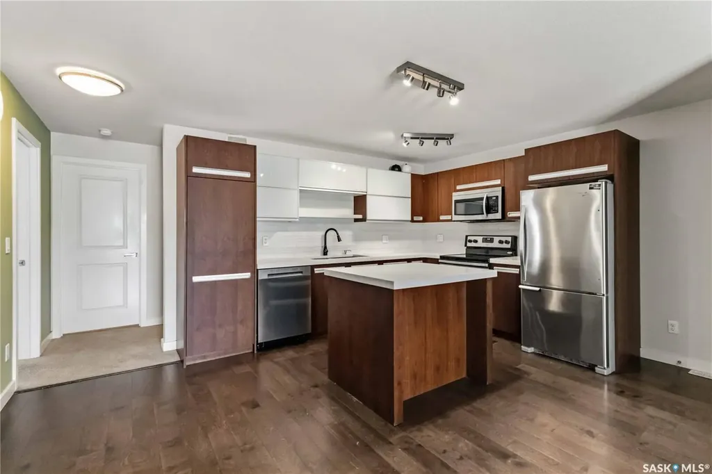2315 Mcclocklin Road Saskatoon SK S7R 0K8