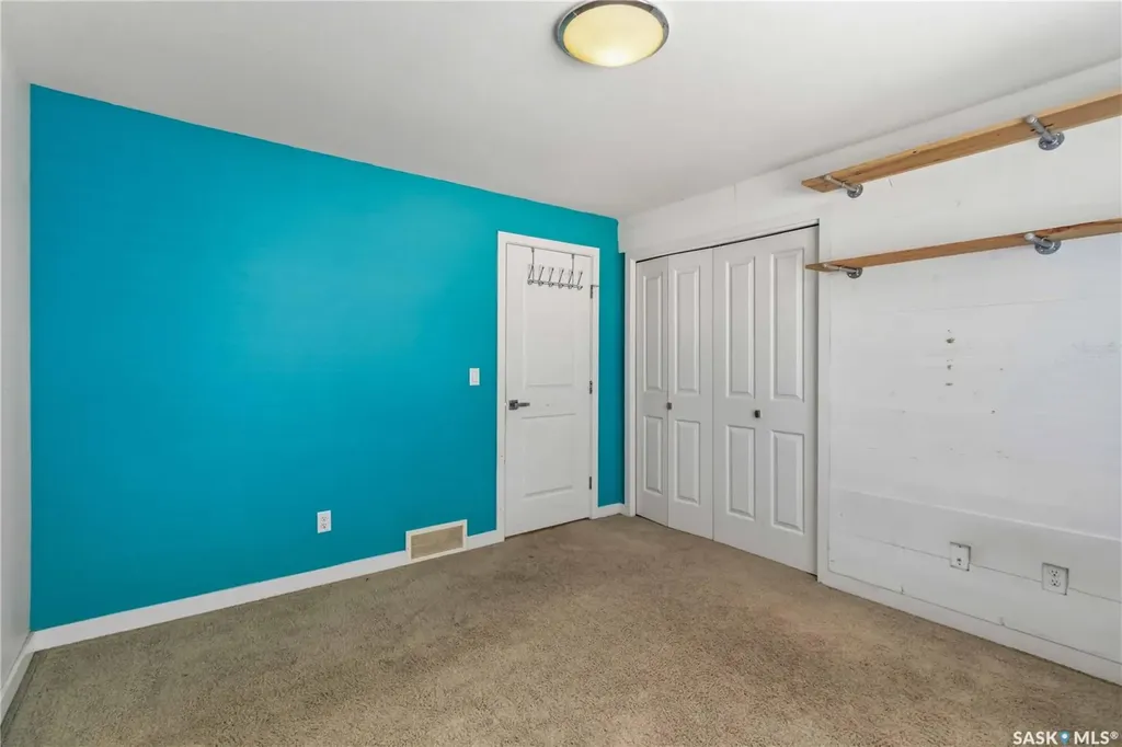 2315 Mcclocklin Road Saskatoon SK S7R 0K8