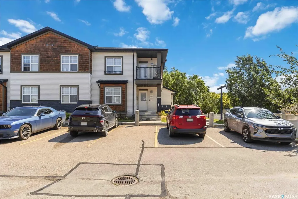 2315 Mcclocklin Road Saskatoon SK S7R 0K8