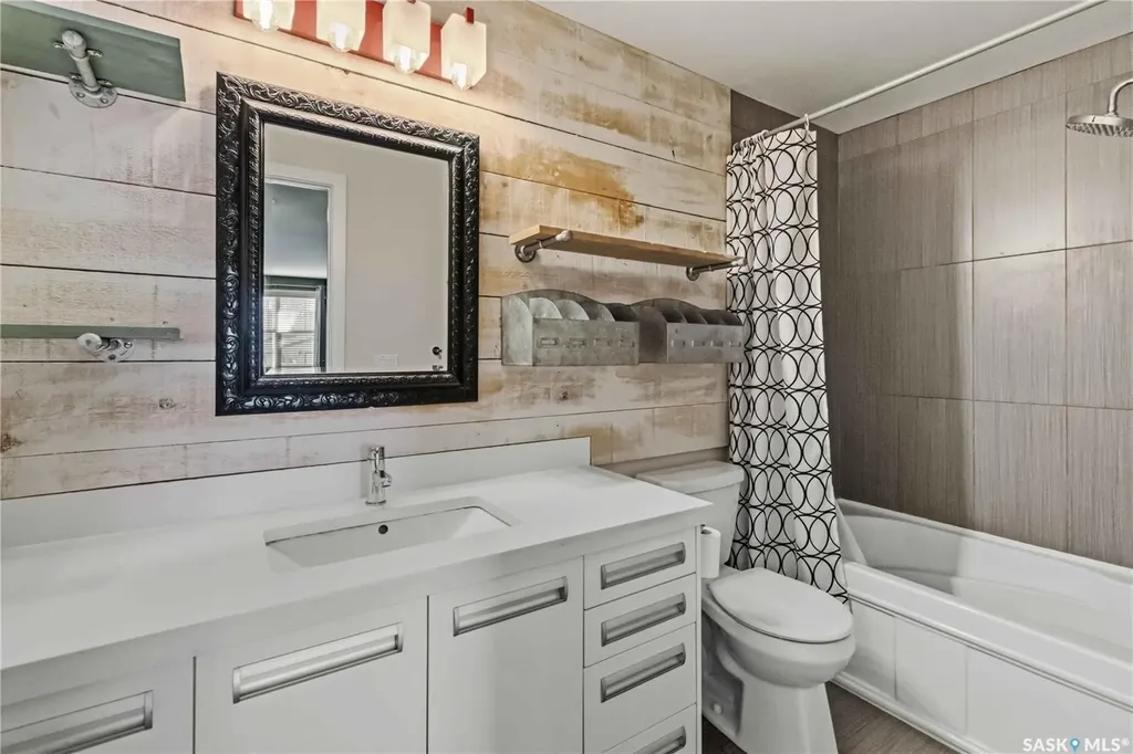 2315 Mcclocklin Road Saskatoon SK S7R 0K8