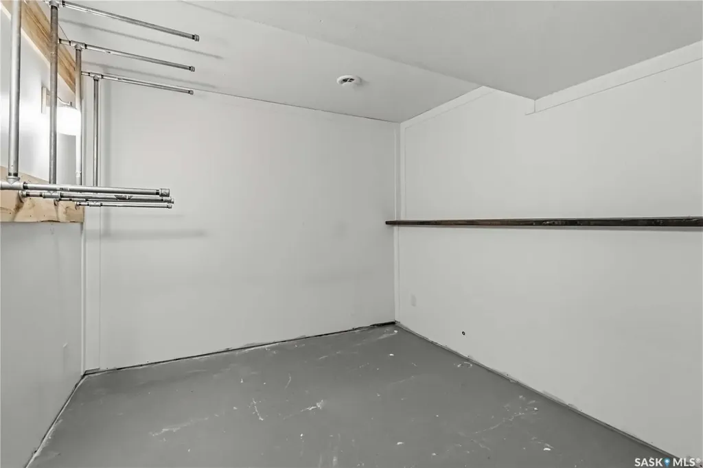 2315 Mcclocklin Road Saskatoon SK S7R 0K8