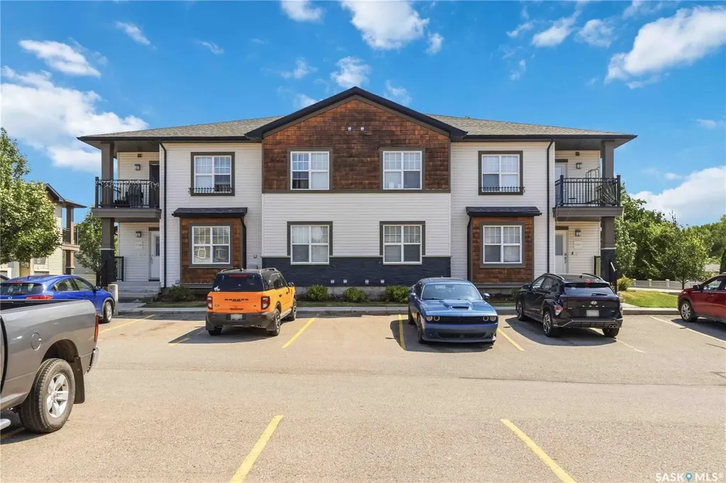2315 Mcclocklin Road Saskatoon SK S7R 0K8