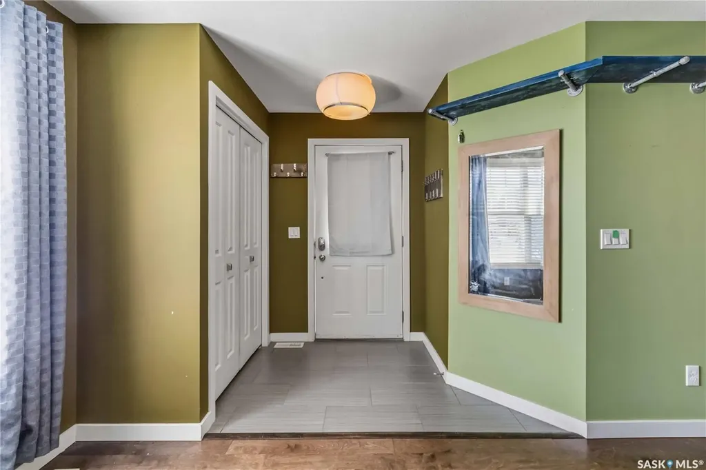 2315 Mcclocklin Road Saskatoon SK S7R 0K8