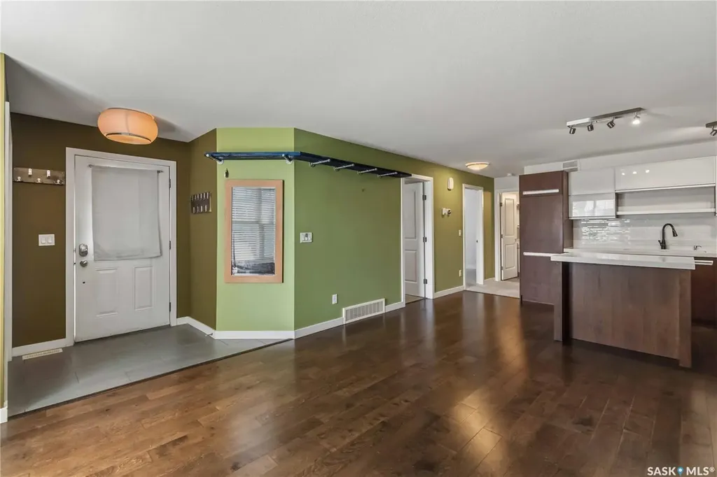 2315 Mcclocklin Road Saskatoon SK S7R 0K8