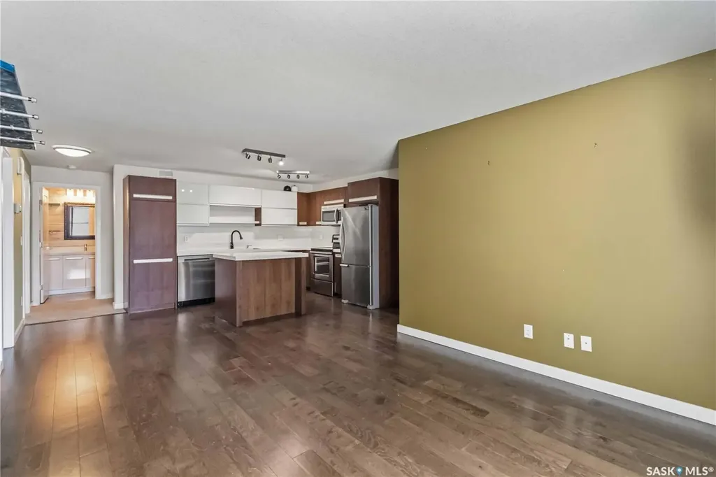 2315 Mcclocklin Road Saskatoon SK S7R 0K8