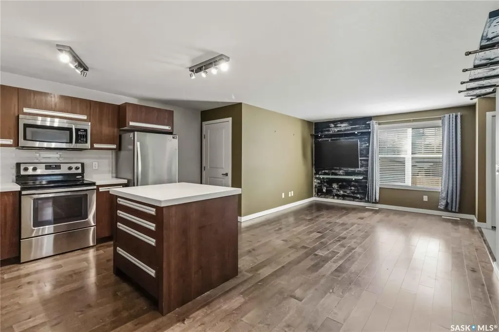 2315 Mcclocklin Road Saskatoon SK S7R 0K8