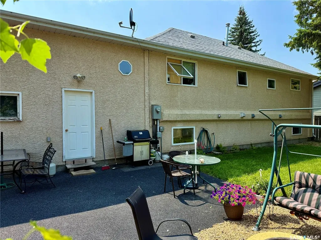 41 Campbell Place Clavet SK S0K 0Y0