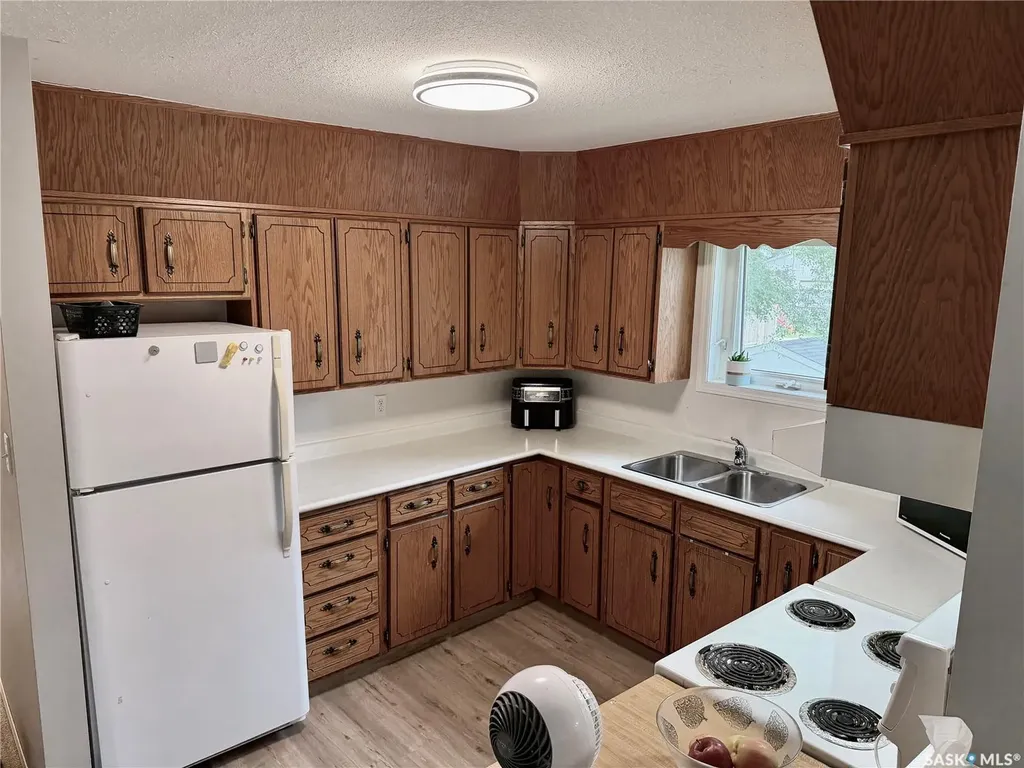 41 Campbell Place Clavet SK S0K 0Y0