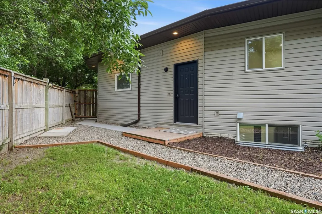 306 Valleyview Boulevard Caronport SK S0H 0S0