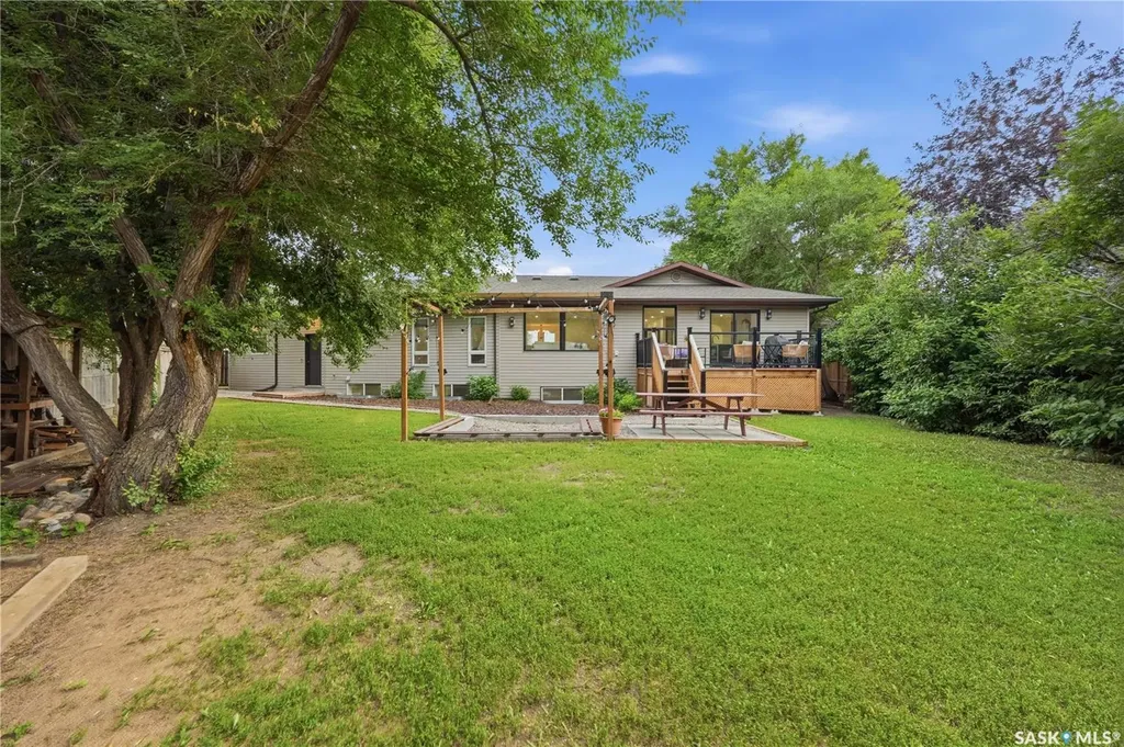 306 Valleyview Boulevard Caronport SK S0H 0S0