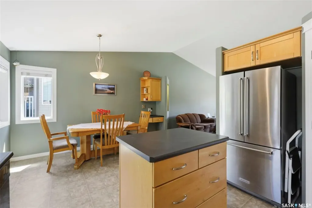 231 Maguire Court Saskatoon SK S7H 4E1