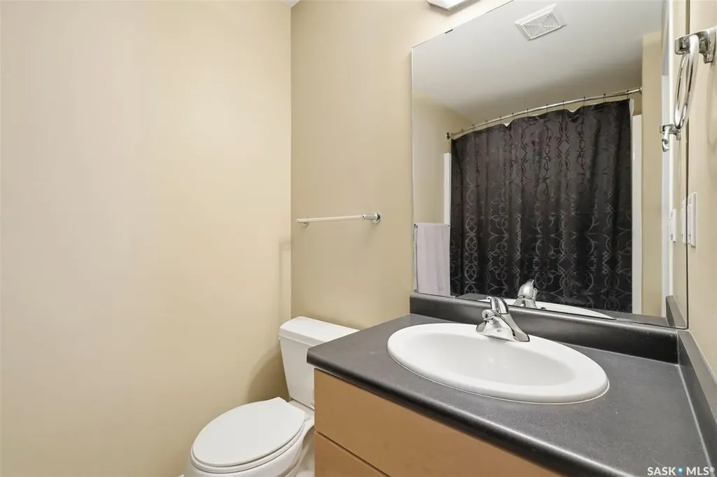 231 Maguire Court Saskatoon SK S7H 4E1
