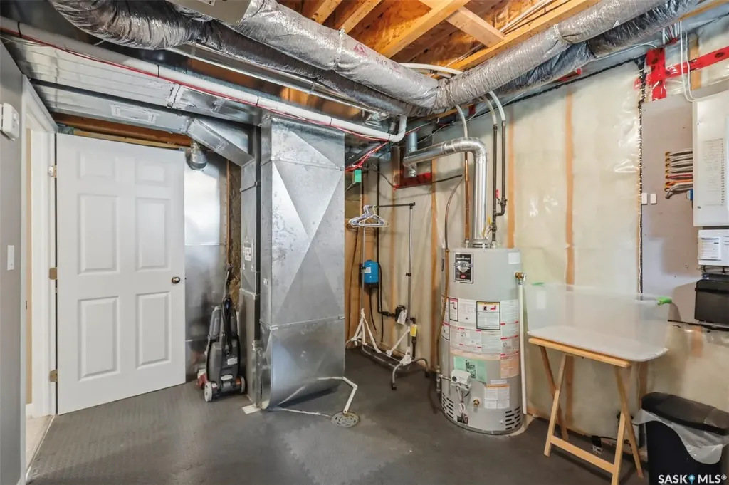 231 Maguire Court Saskatoon SK S7H 4E1