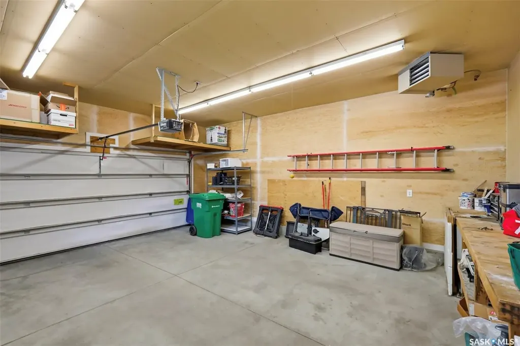 231 Maguire Court Saskatoon SK S7H 4E1