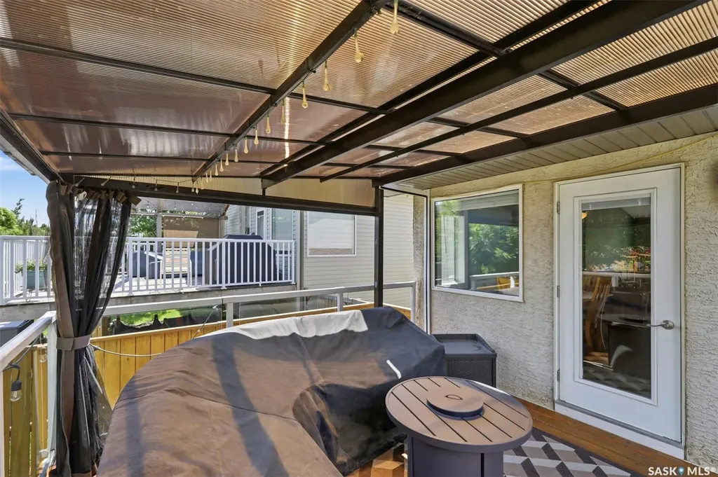 231 Maguire Court Saskatoon SK S7H 4E1