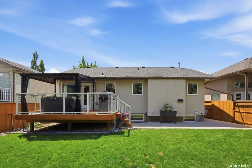 231 Maguire Court Saskatoon SK S7H 4E1