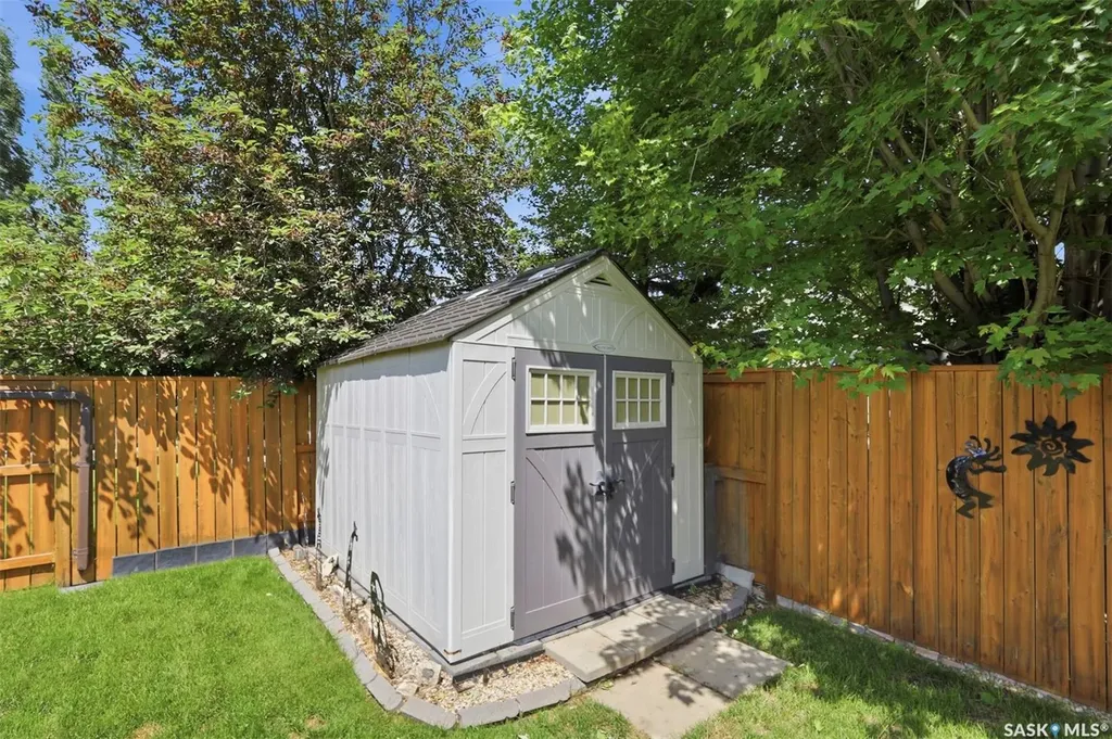 231 Maguire Court Saskatoon SK S7H 4E1