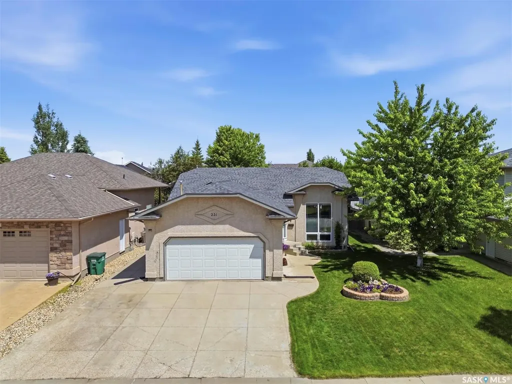 231 Maguire Court Saskatoon SK S7H 4E1