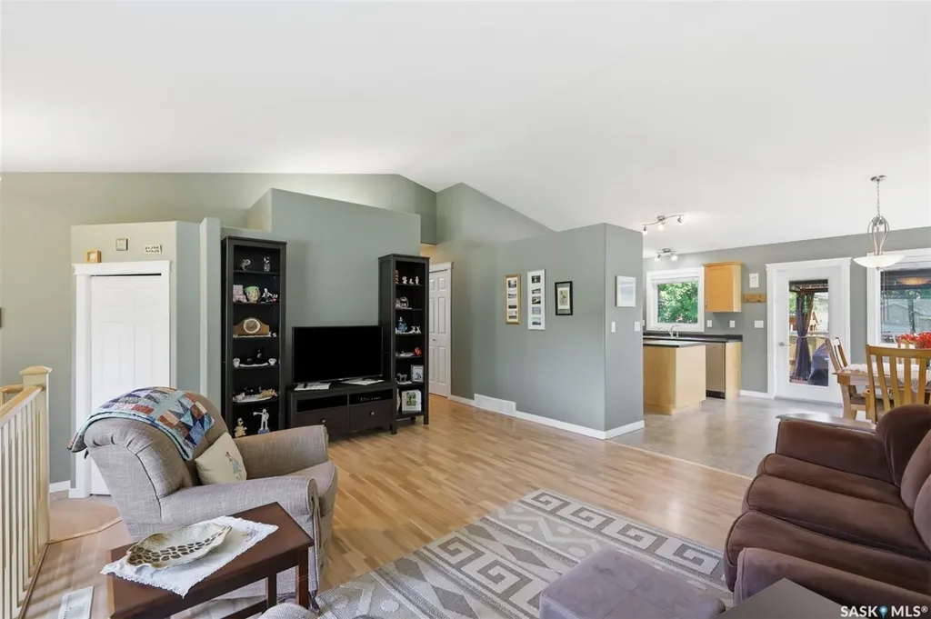 231 Maguire Court Saskatoon SK S7H 4E1