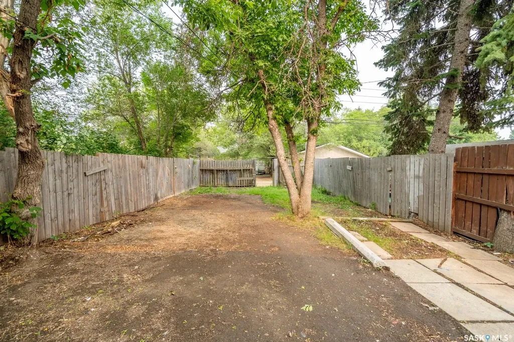 717 Montague Street Regina SK S4T 3H1