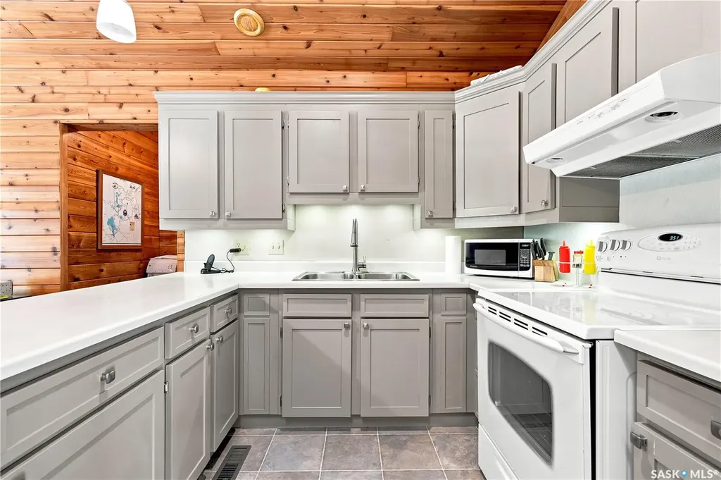 23 Saskatchewan Drive Candle Lake SK S0J 3E0