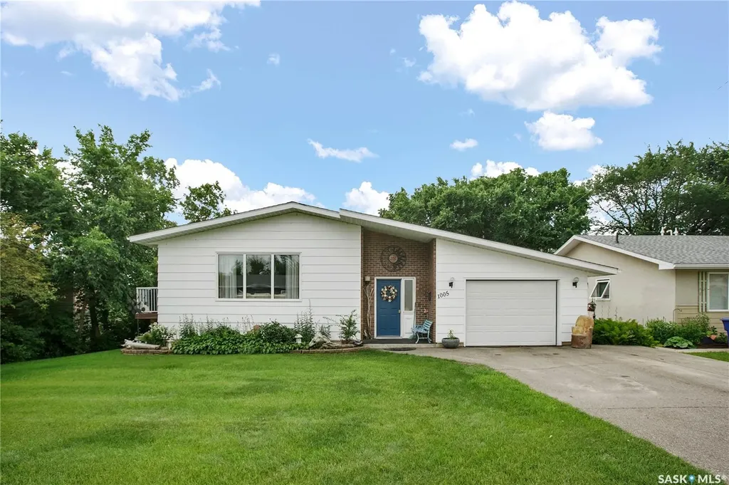 1005 10th Street Rosthern SK S0K 3R0
