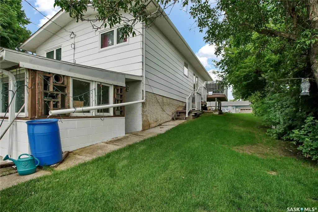 1005 10th Street Rosthern SK S0K 3R0