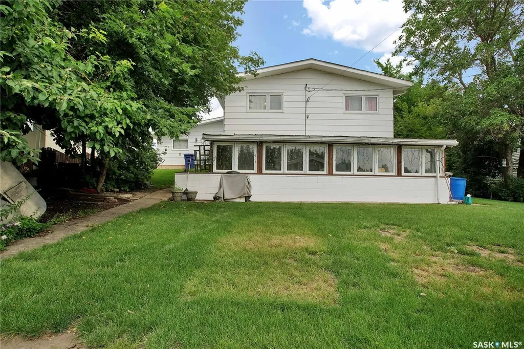 1005 10th Street Rosthern SK S0K 3R0