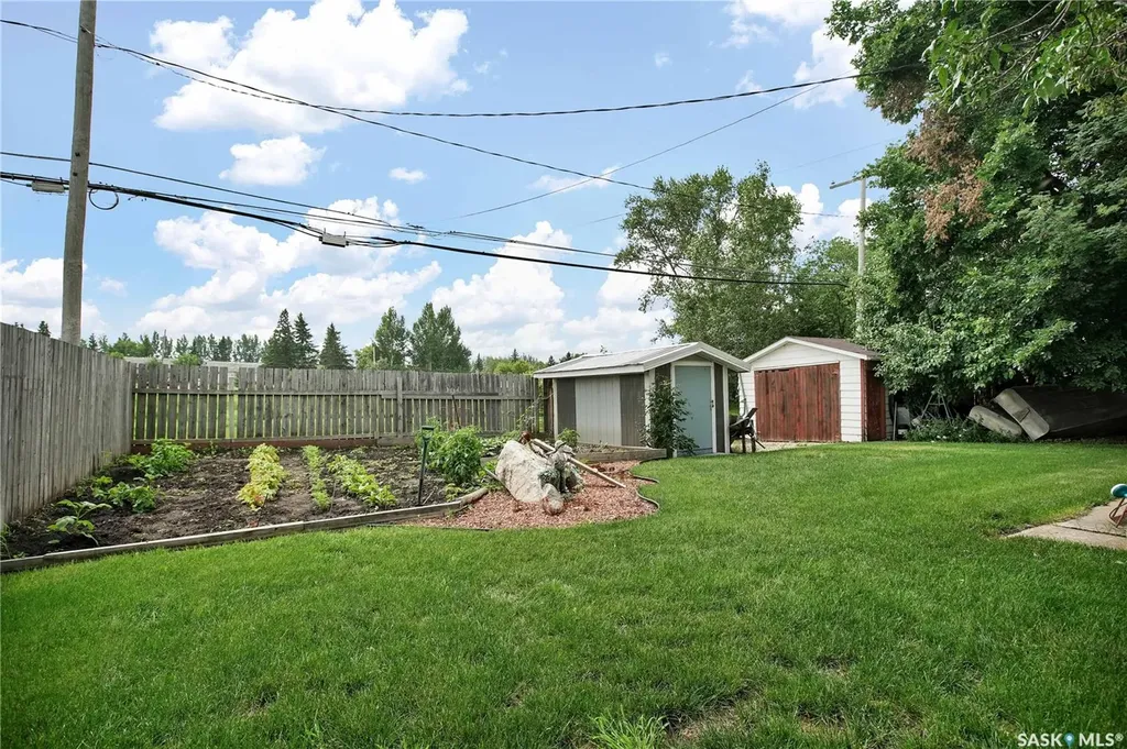 1005 10th Street Rosthern SK S0K 3R0