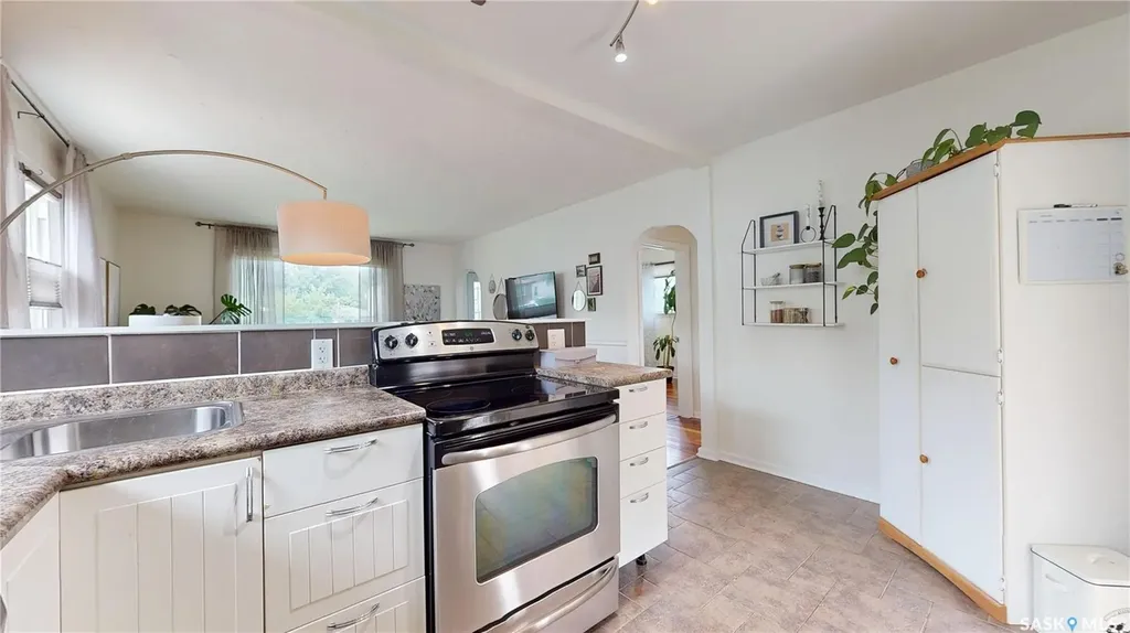 1333 Empress Street Regina SK S4T 5E6