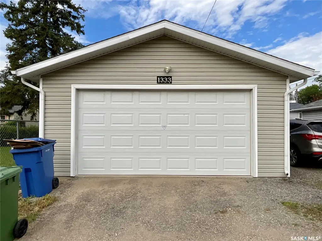 1333 Empress Street Regina SK S4T 5E6