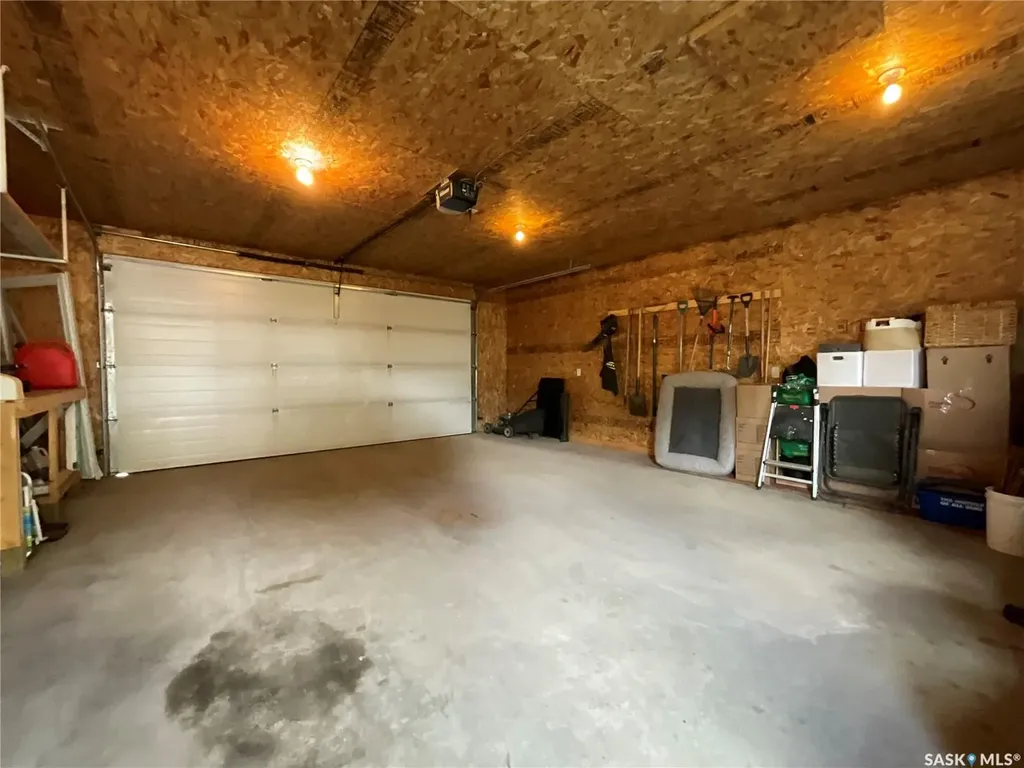 1333 Empress Street Regina SK S4T 5E6