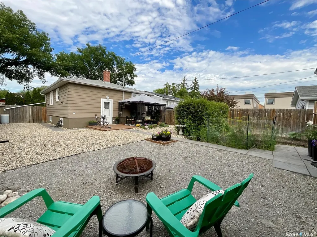 1333 Empress Street Regina SK S4T 5E6